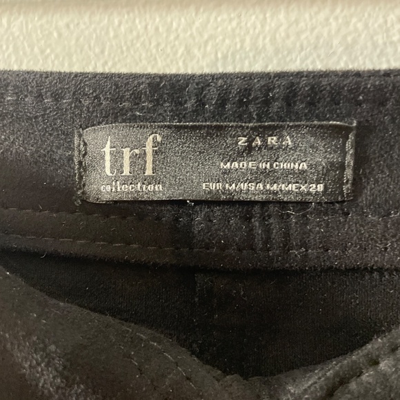 Black suede mini skirt - Picture 2 of 3